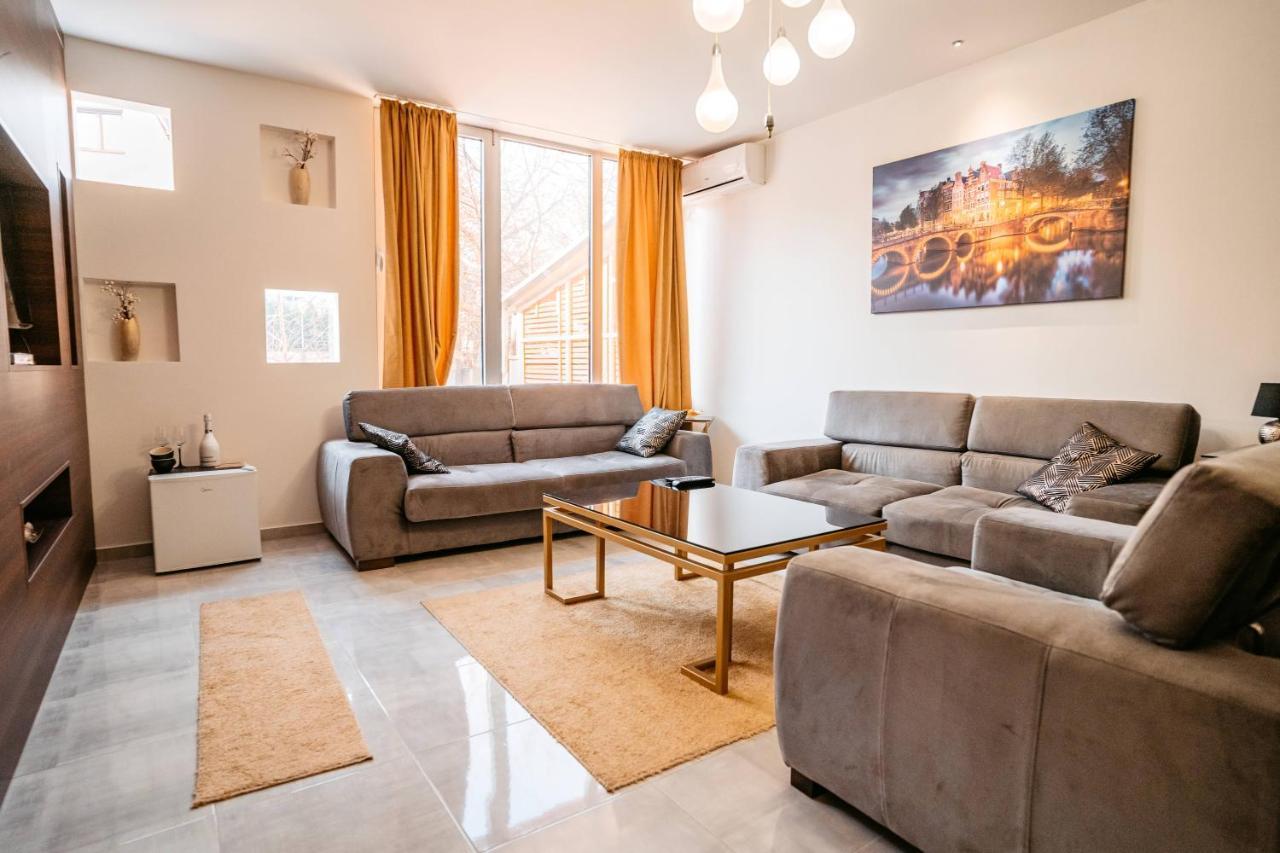 Magico Rooms & Apartments Ниш Екстер'єр фото