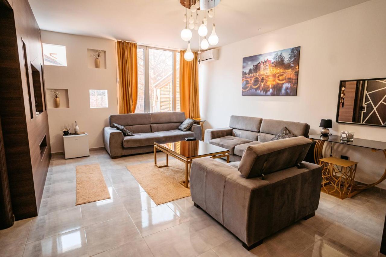 Magico Rooms & Apartments Ниш Екстер'єр фото