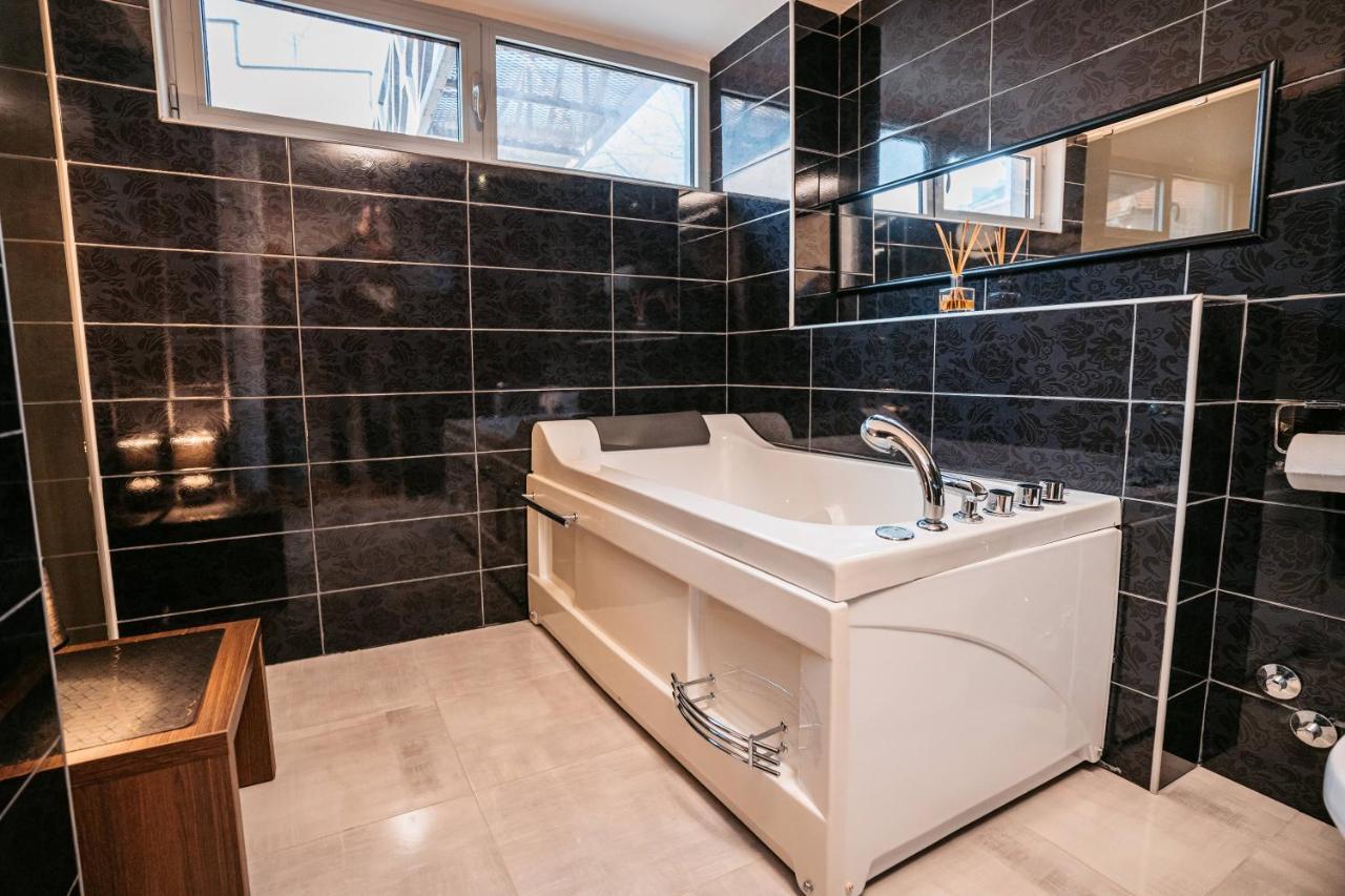 Magico Rooms & Apartments Ниш Екстер'єр фото